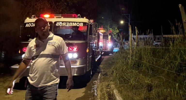 Controlado incendio forestal nocturno en Pedregal, Jarabacoa