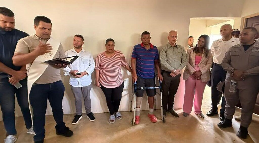 Fundación entrega vivienda a familia necesitada en Jarabacoa