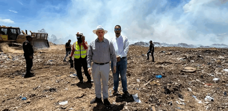 Jarabacoa declara emergencia sanitaria por incendio en vertedero
