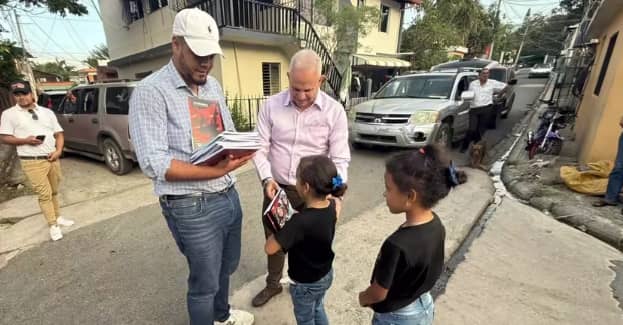 Jarabacoa apoya la educación con entrega de útiles