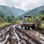 Comunidades de Angosto en Jarabacoa reclaman reconstrucción de carretera y un puente urgente ante pérdidas agrícolas